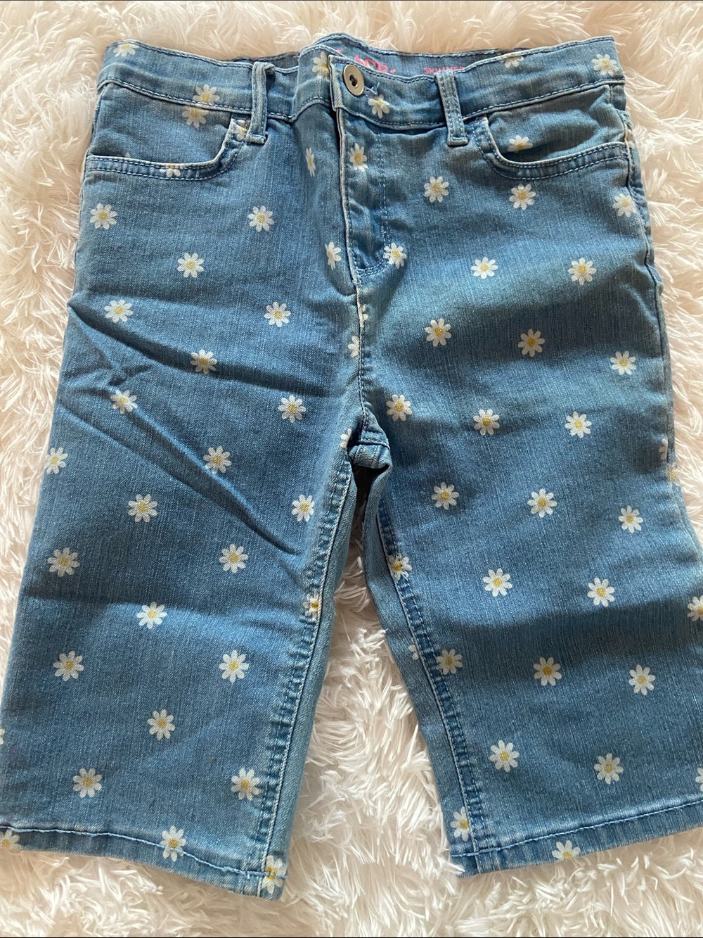 Never Used Light Blue Denim Skimmer Shorts With Daisies, Size 14 Kids
